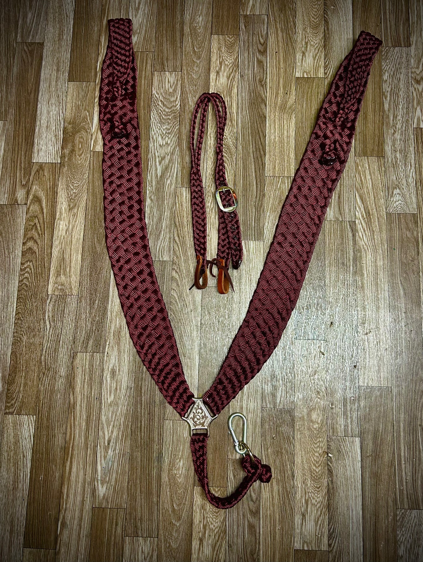 Burgundy Pulling Collar set